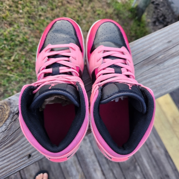 Nike Air Jordan 1 Mid GS Girls Leather Sneakers Pink Black Size Youth 7/Womens 8 - Picture 6 of 15